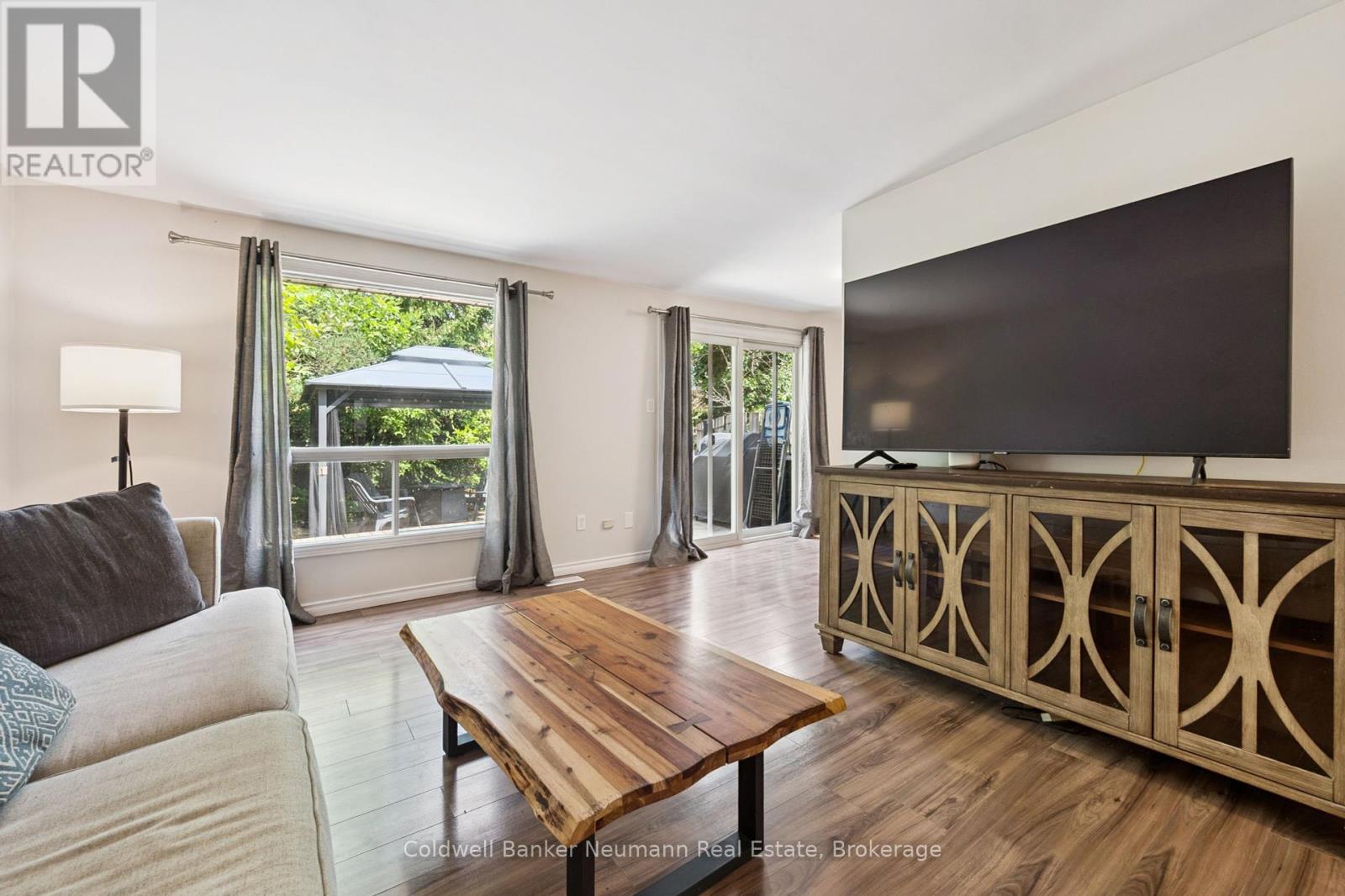 Photo 7 of 29 Grandridge Crescent, Guelph ON