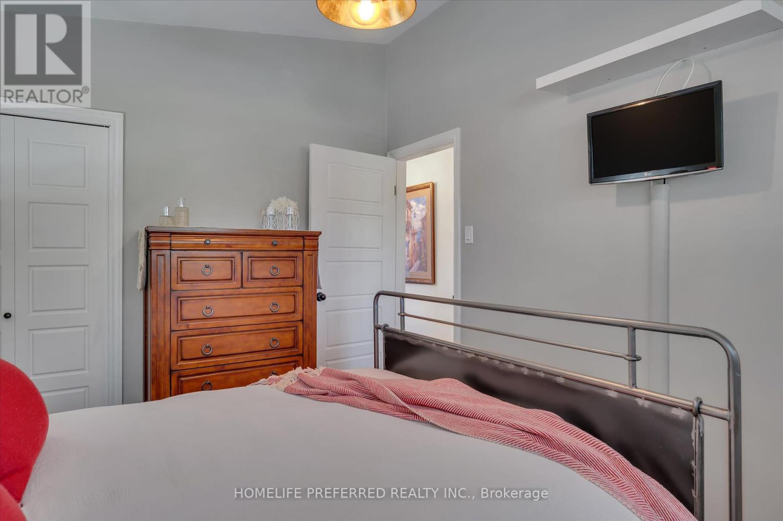 Photo 24 of 268 Bellevue Street, Peterborough ON