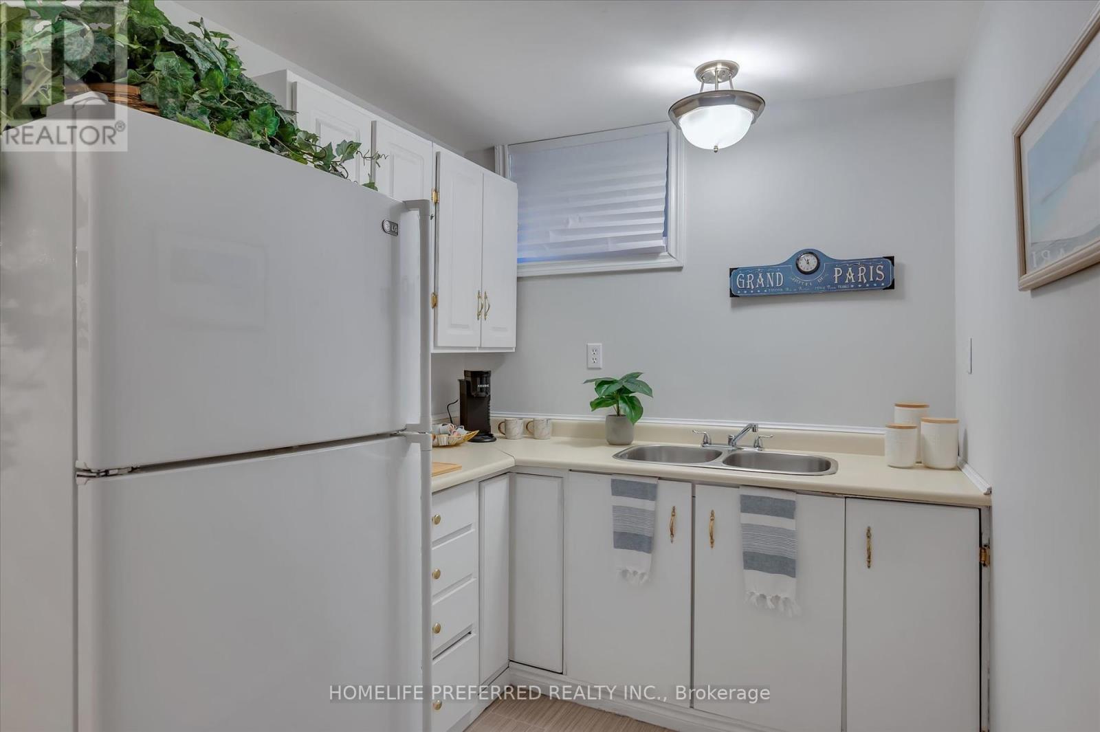 Photo 31 of 268 Bellevue Street, Peterborough ON