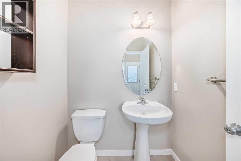 Photo 13 of 134 Panora Road Nw, Calgary AB