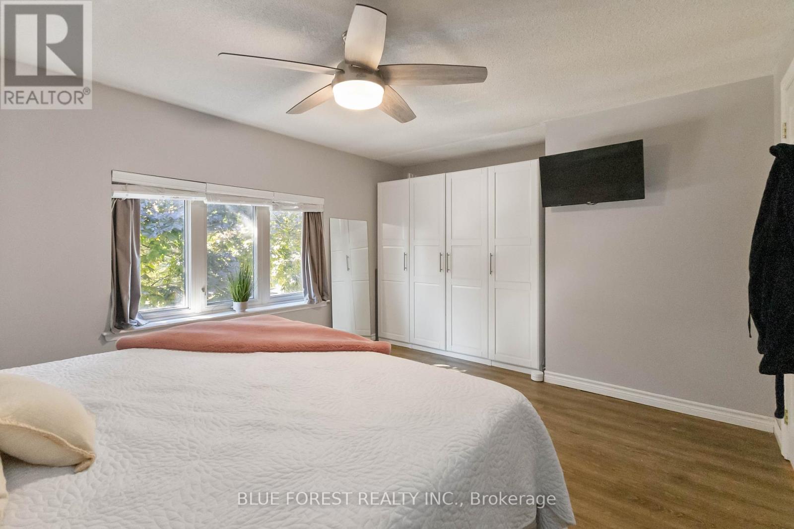 Photo 19 of 346 Blackacres Boulevard, London North ON