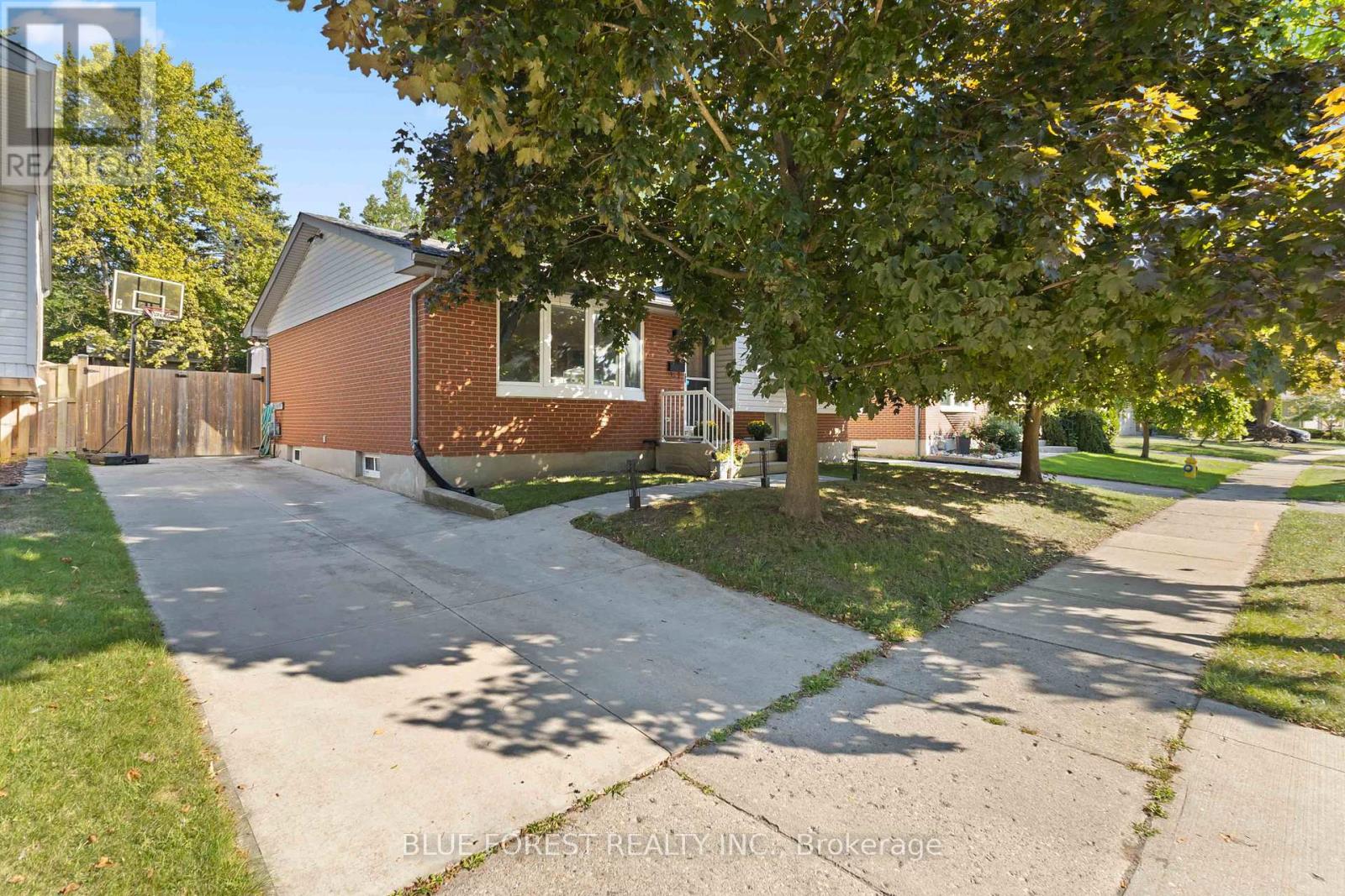 Photo 39 of 346 Blackacres Boulevard, London North ON