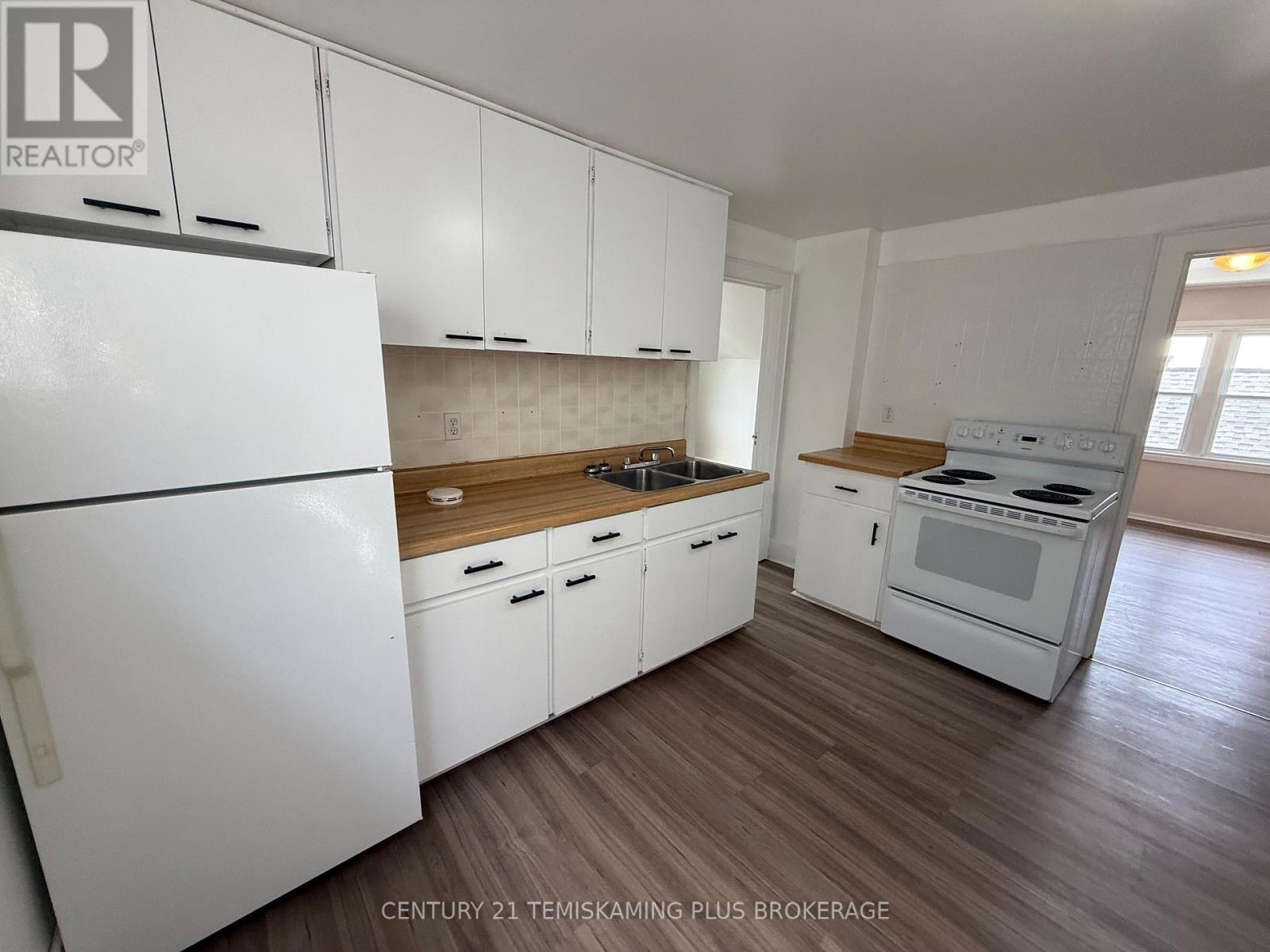 Photo 11 of 5 Mckelvie Avenue, Kirkland Lake ON