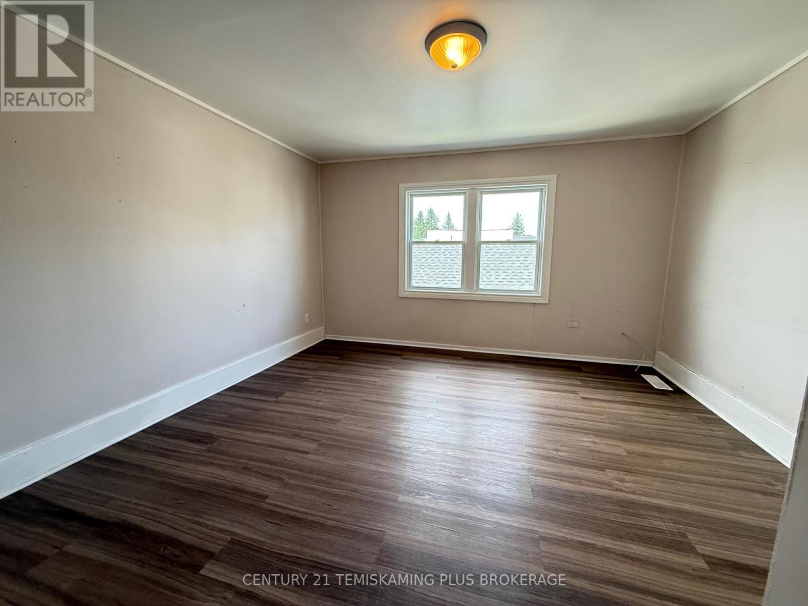 Photo 12 of 5 Mckelvie Avenue, Kirkland Lake ON