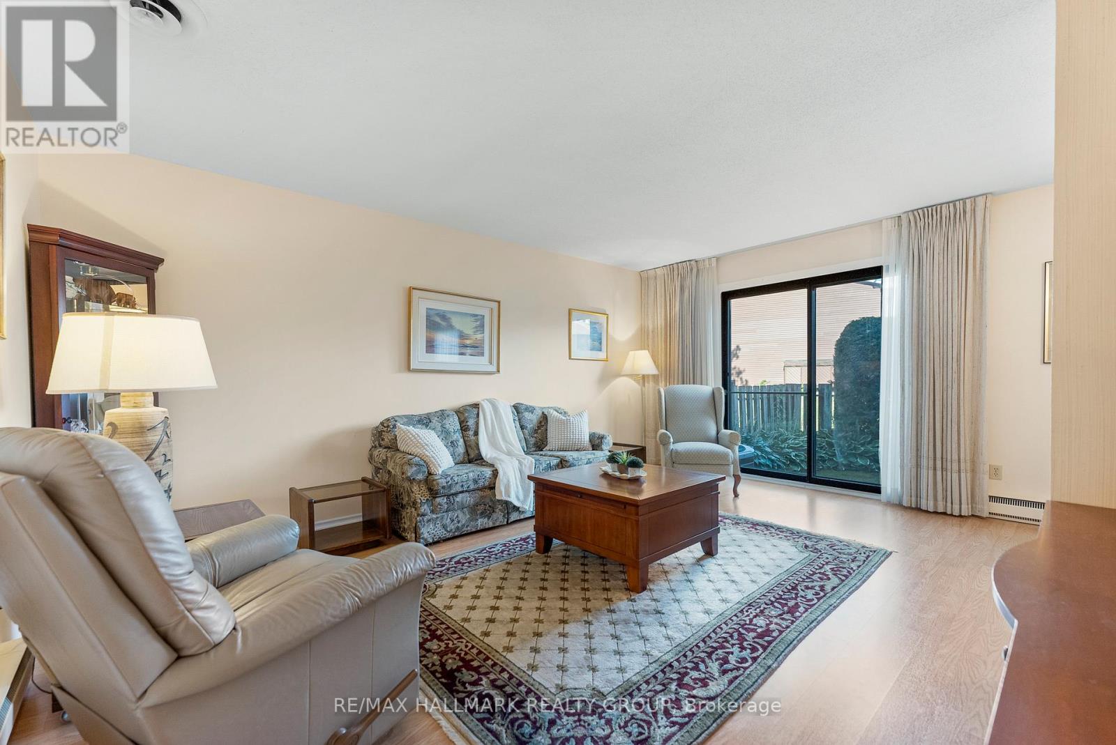 Photo 15 of 26 C Arnold Drive, Ottawa ON