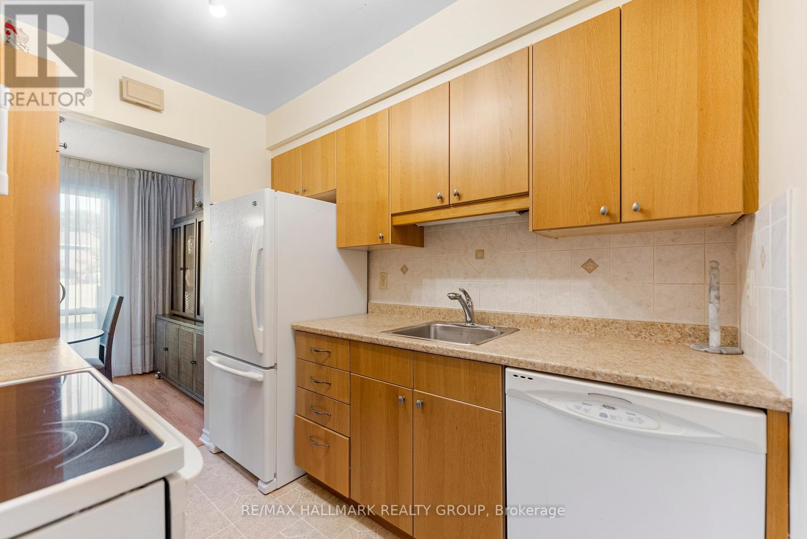 Photo 18 of 26 C Arnold Drive, Ottawa ON