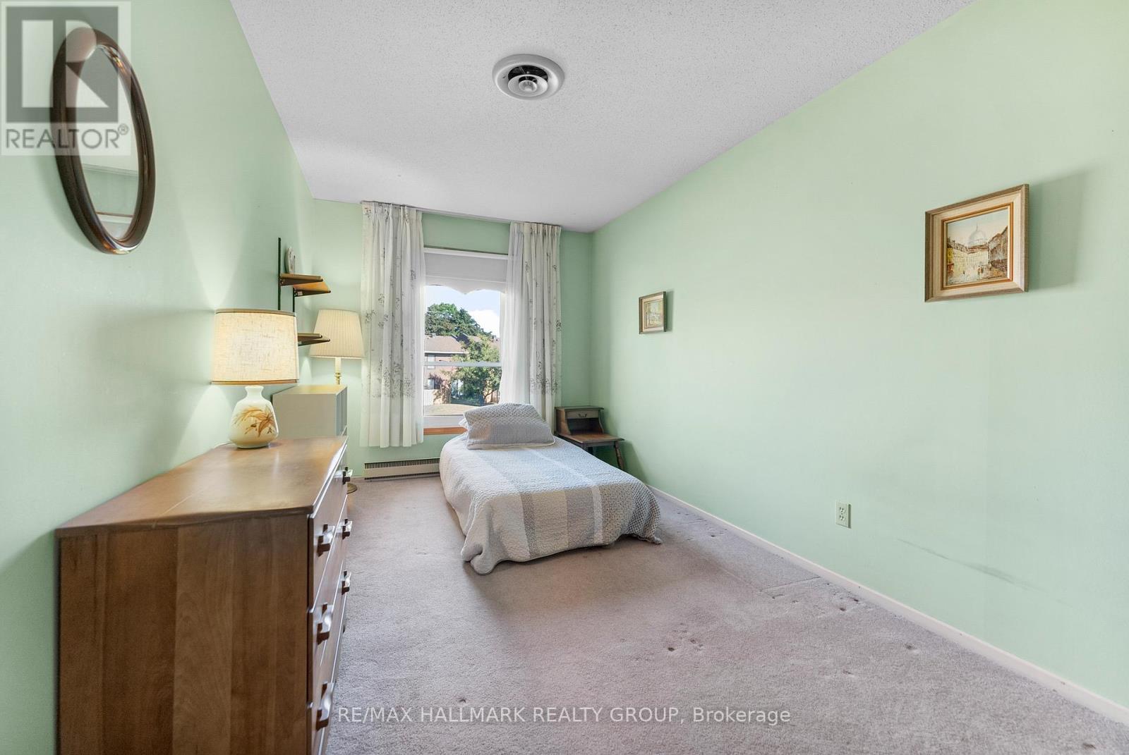 Photo 24 of 26 C Arnold Drive, Ottawa ON