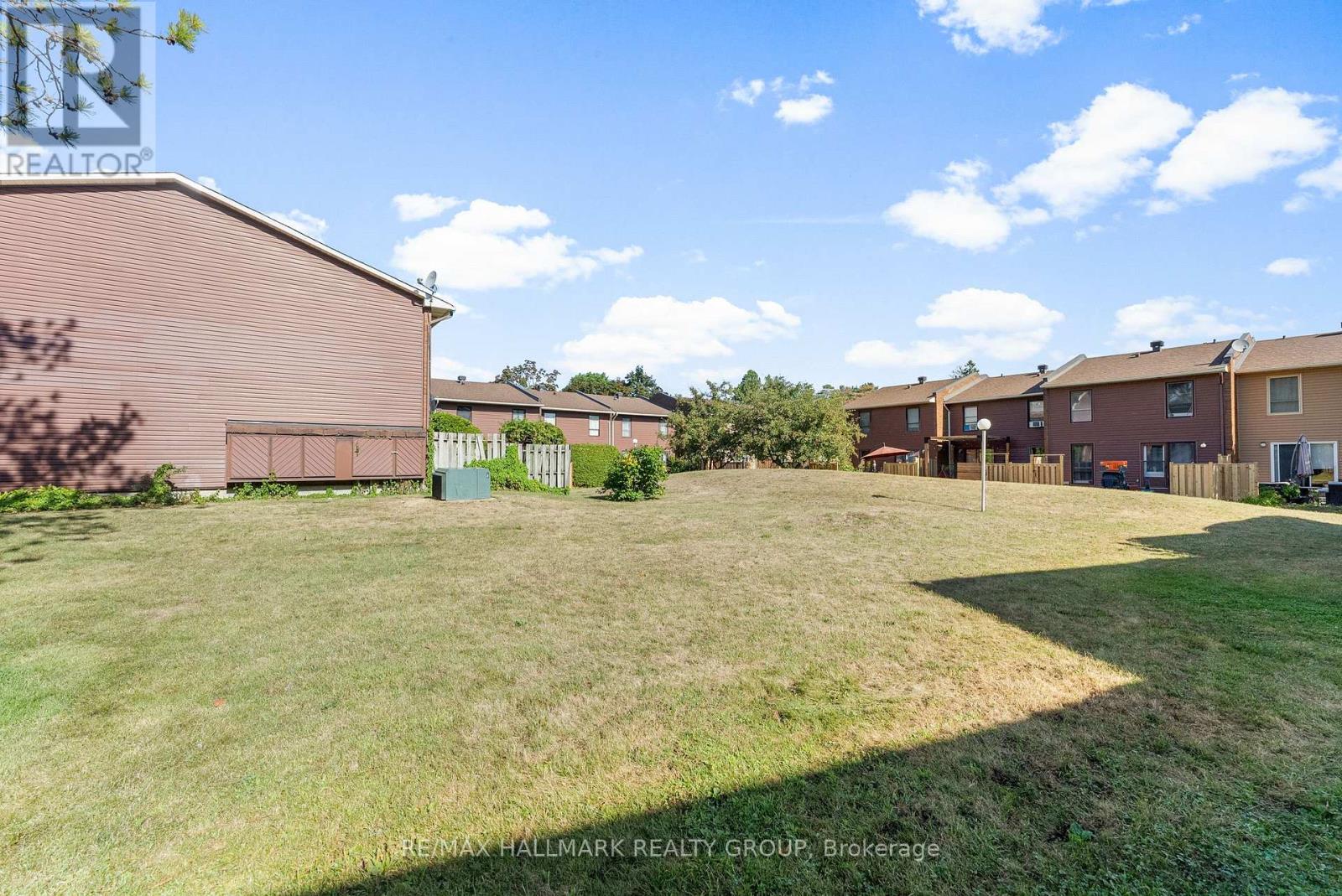 Photo 30 of 26 C Arnold Drive, Ottawa ON