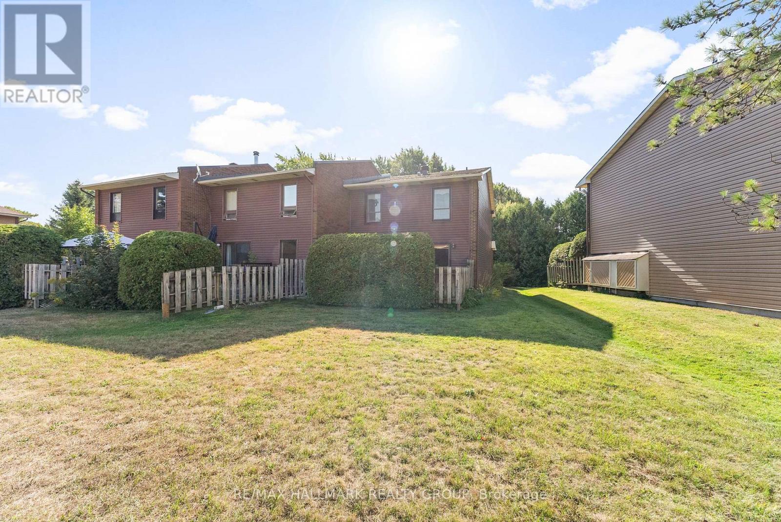 Photo 31 of 26 C Arnold Drive, Ottawa ON