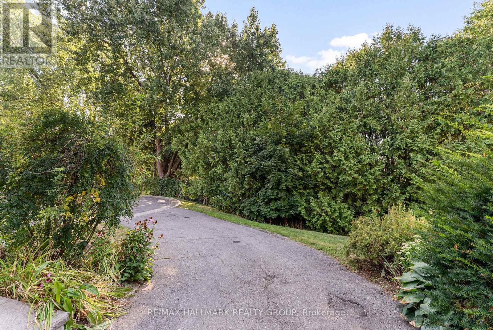 Photo 9 of 26 C Arnold Drive, Ottawa ON