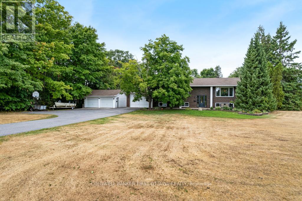 Family home on landscaped acre, in Carleton Place
