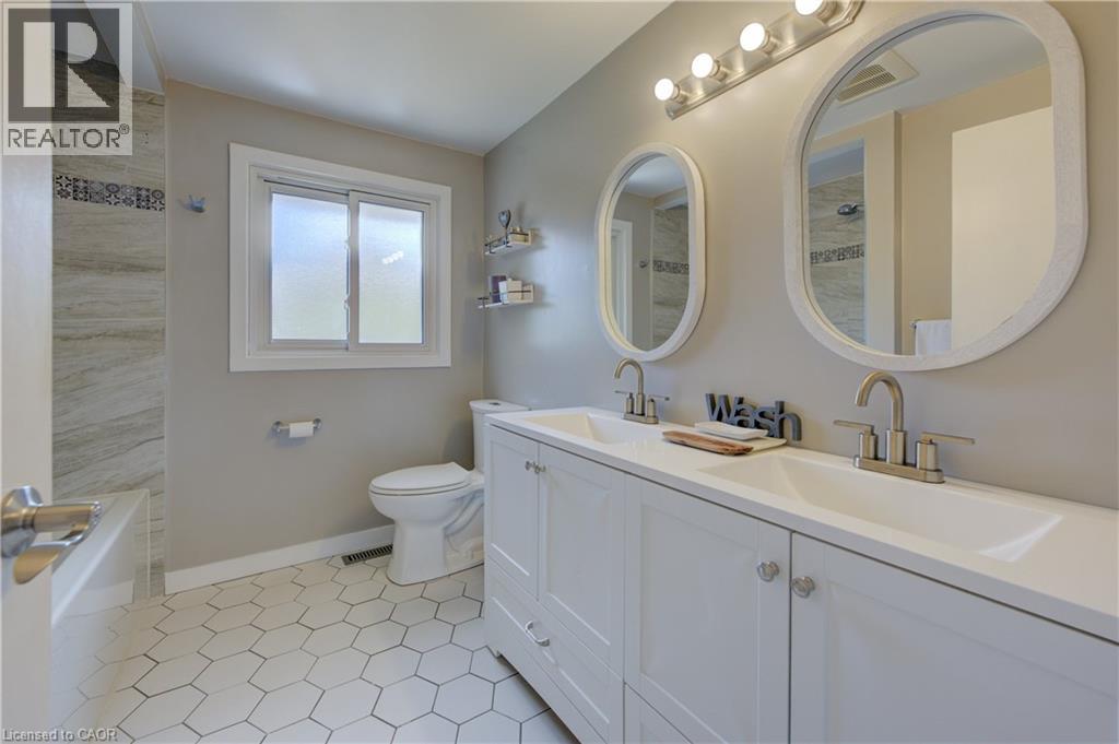 Photo 25 of 311 Sandowne Drive, Waterloo ON