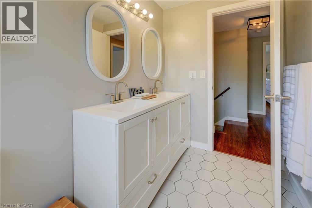 Photo 27 of 311 Sandowne Drive, Waterloo ON