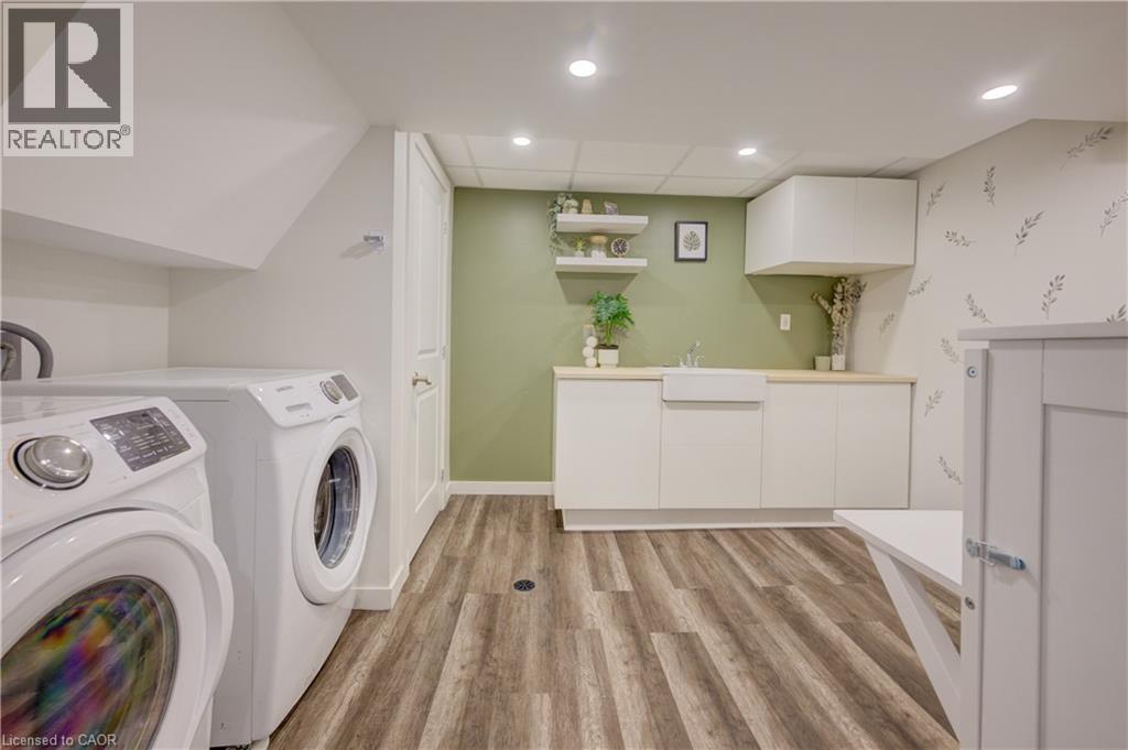 Photo 35 of 311 Sandowne Drive, Waterloo ON