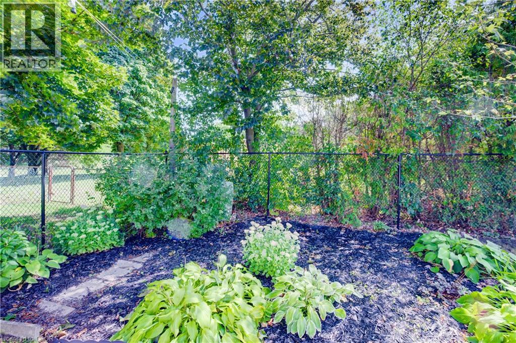 Photo 42 of 311 Sandowne Drive, Waterloo ON