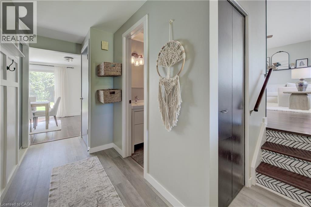 Photo 6 of 311 Sandowne Drive, Waterloo ON
