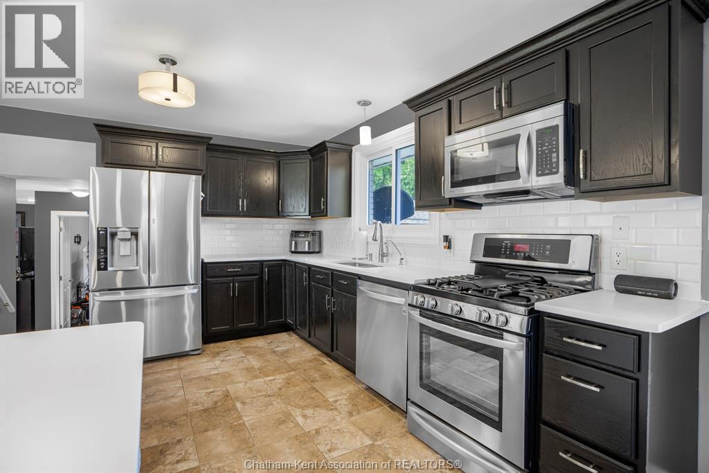 Photo 10 of 367 Mcnaughton Avenue West, Chatham ON