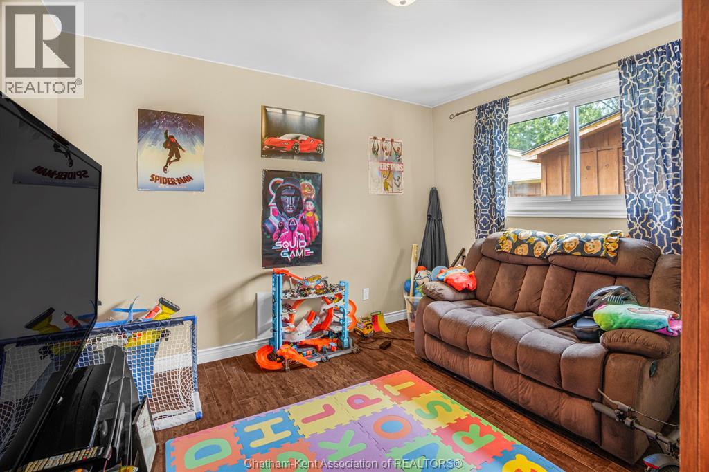 Photo 24 of 367 Mcnaughton Avenue West, Chatham ON
