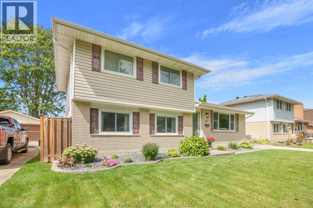 Photo 4 of 367 Mcnaughton Avenue West, Chatham ON
