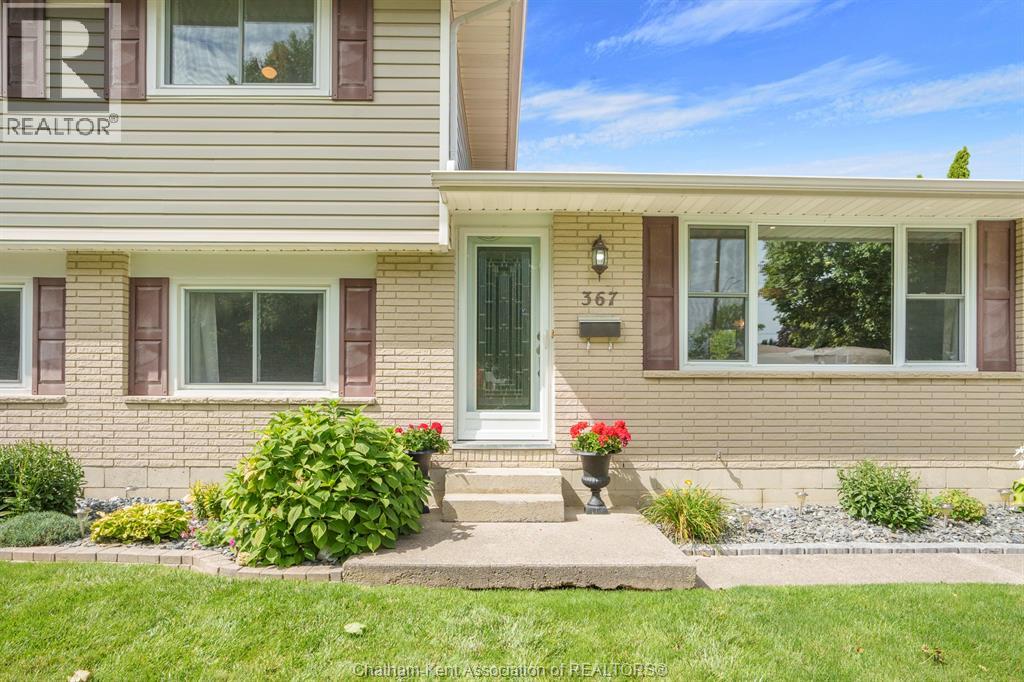 Photo 5 of 367 Mcnaughton Avenue West, Chatham ON