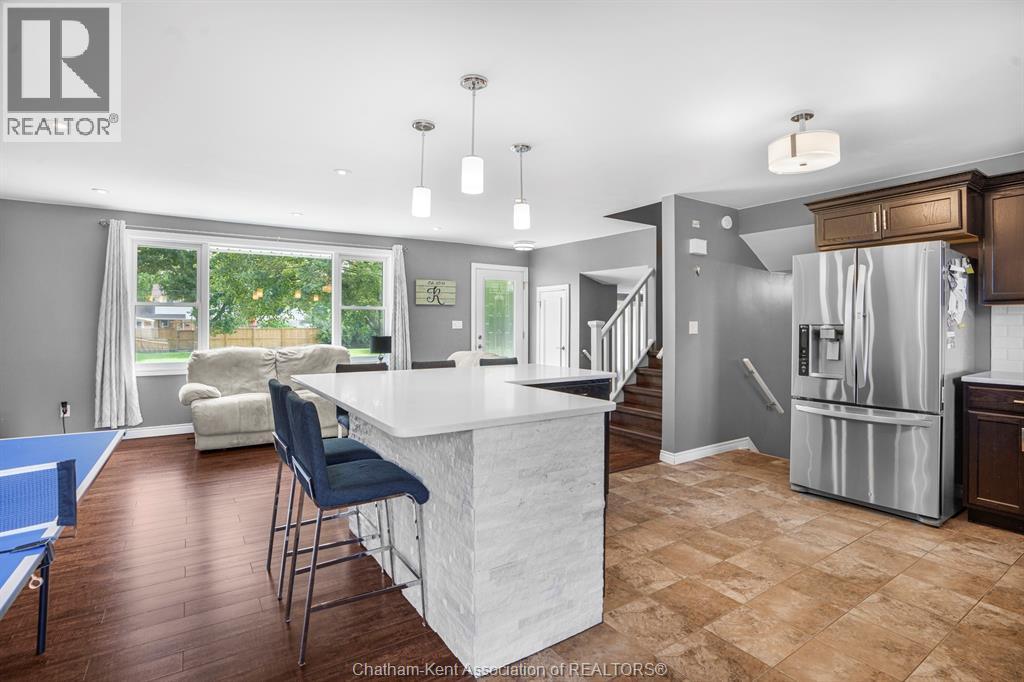 Photo 7 of 367 Mcnaughton Avenue West, Chatham ON