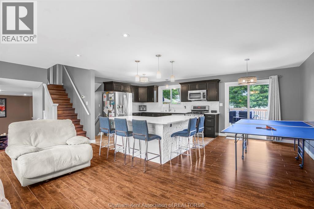 Photo 8 of 367 Mcnaughton Avenue West, Chatham ON