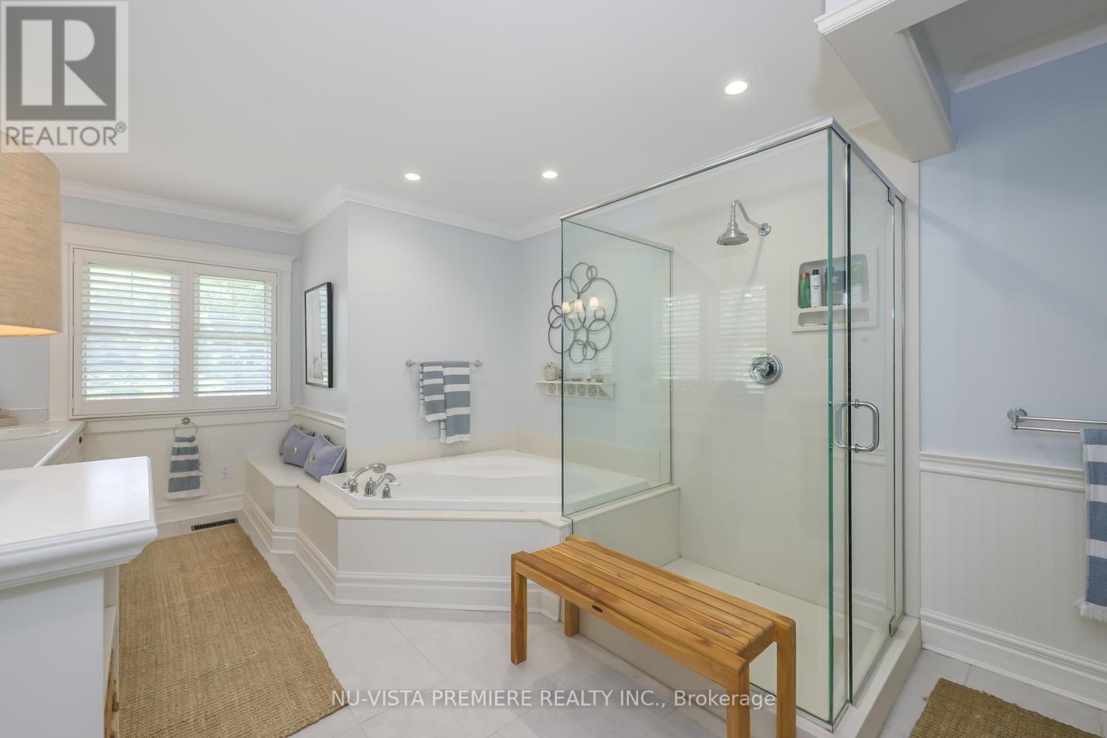 Photo 30 of 146 Commissioners Road E, London South ON