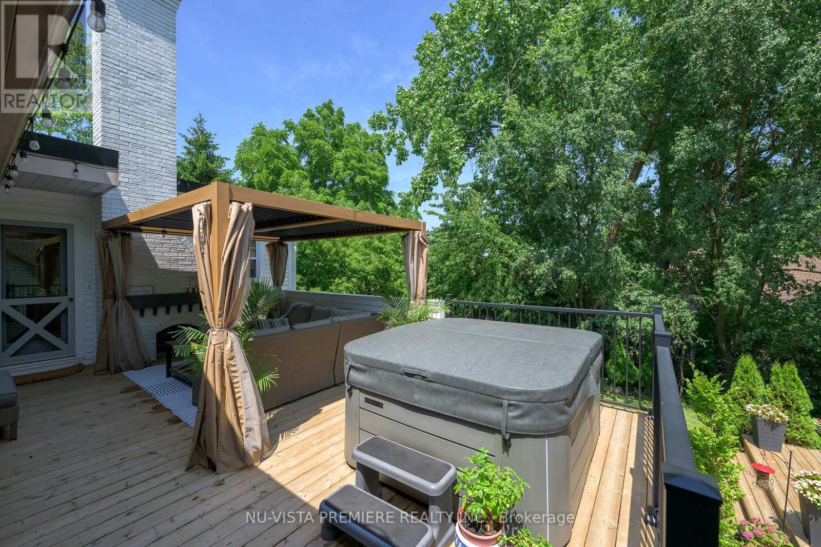 Photo 8 of 146 Commissioners Road E, London South ON
