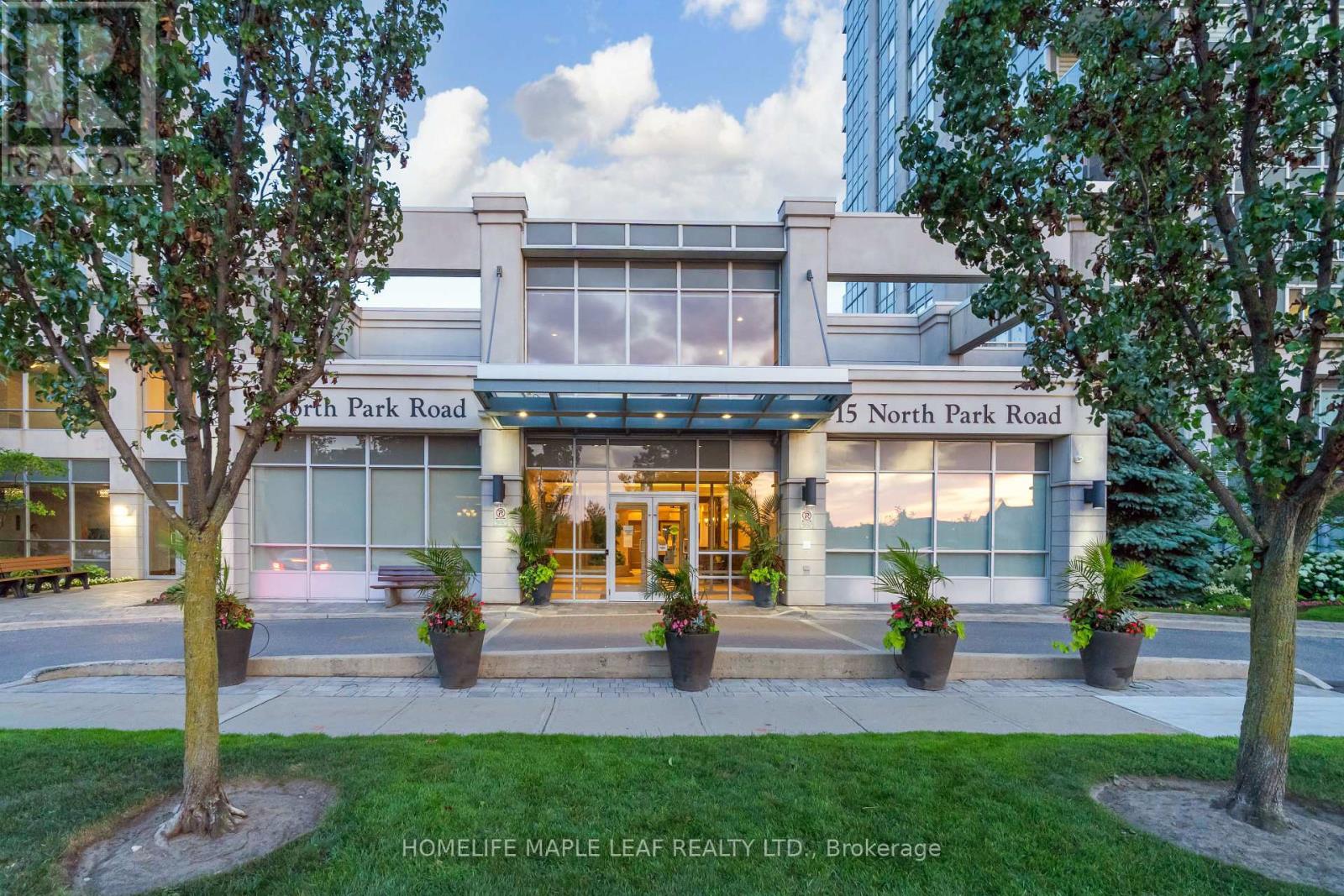 Photo 1 of 1406 7 North Park Road, Vaughan ON