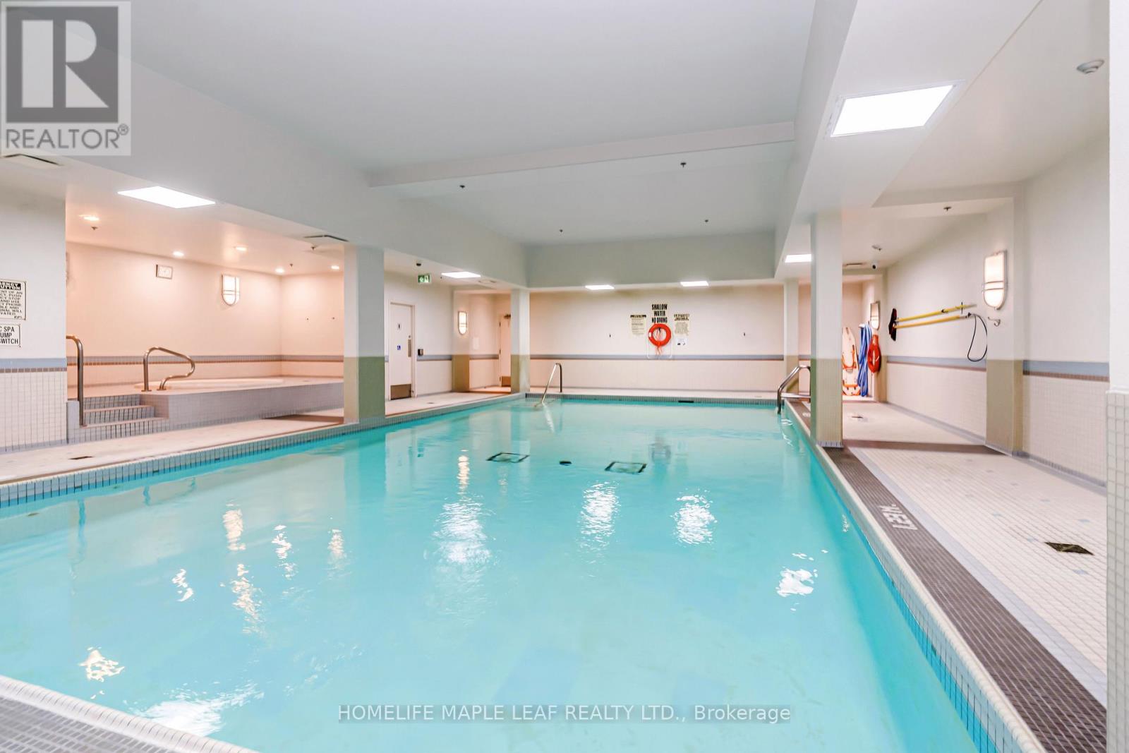 Photo 14 of 1406 7 North Park Road, Vaughan ON