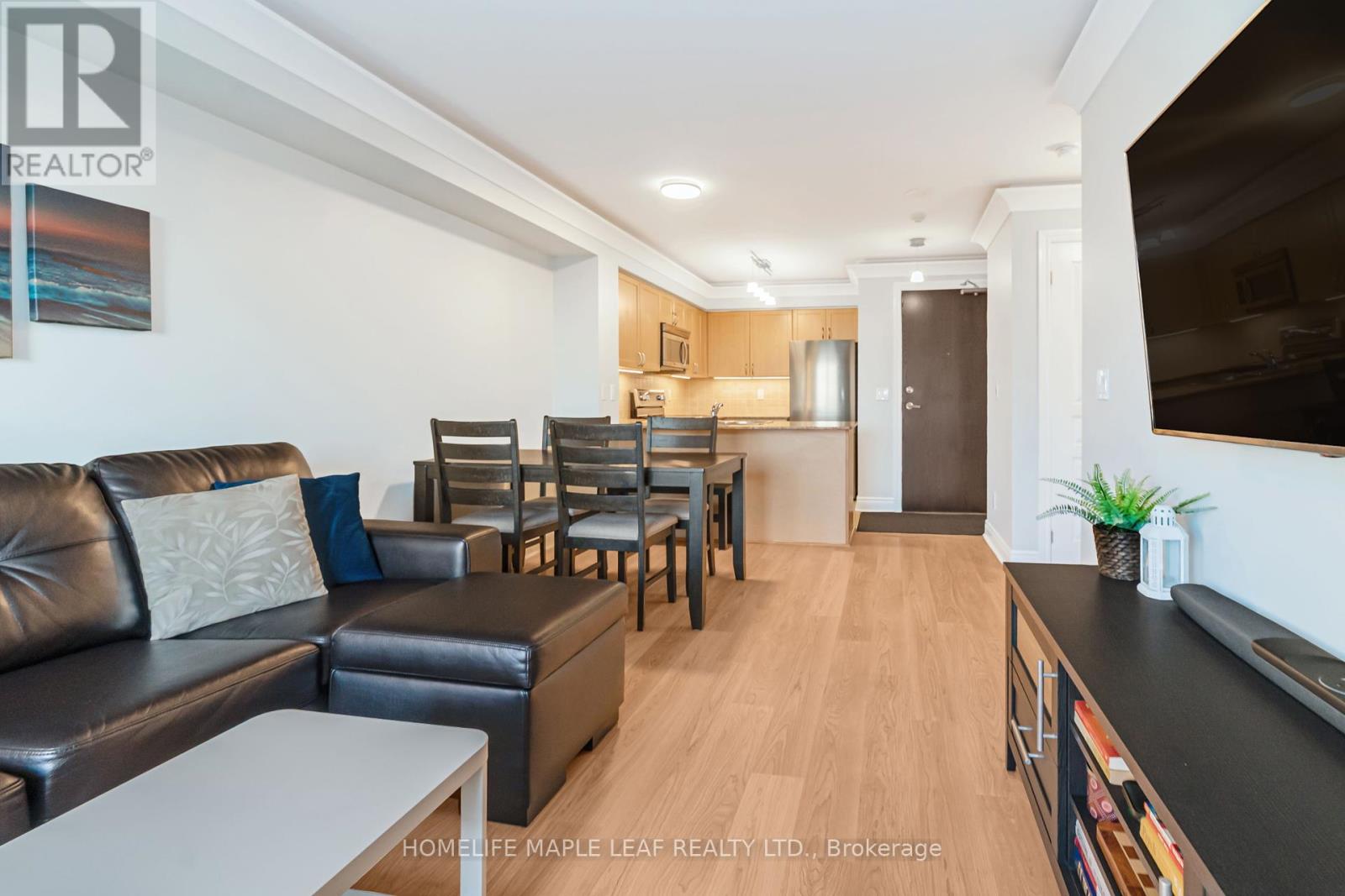 Photo 5 of 1406 7 North Park Road, Vaughan ON
