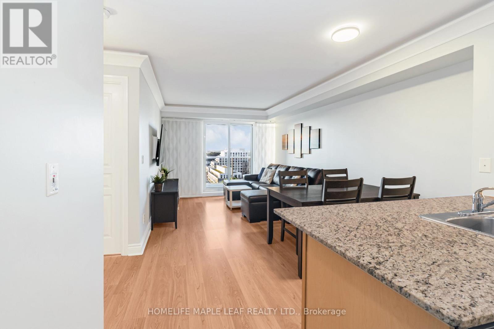 Photo 6 of 1406 7 North Park Road, Vaughan ON