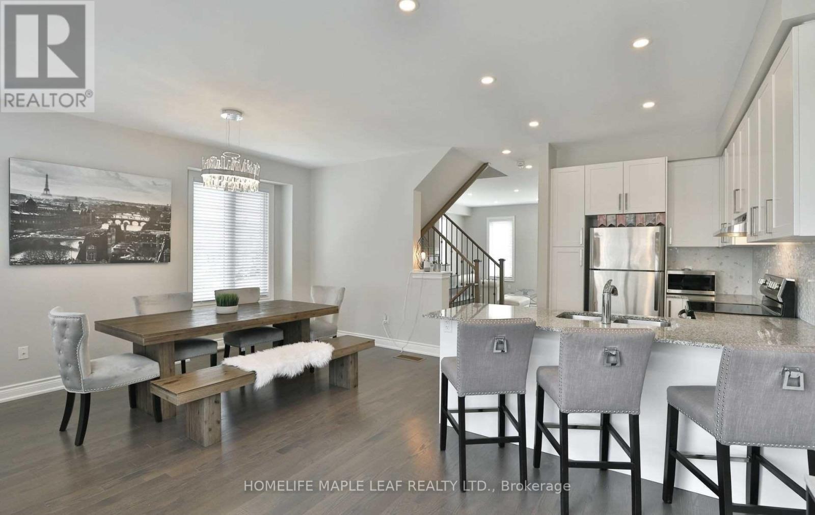 Photo 11 of 34 Brushwood Drive, Brampton ON