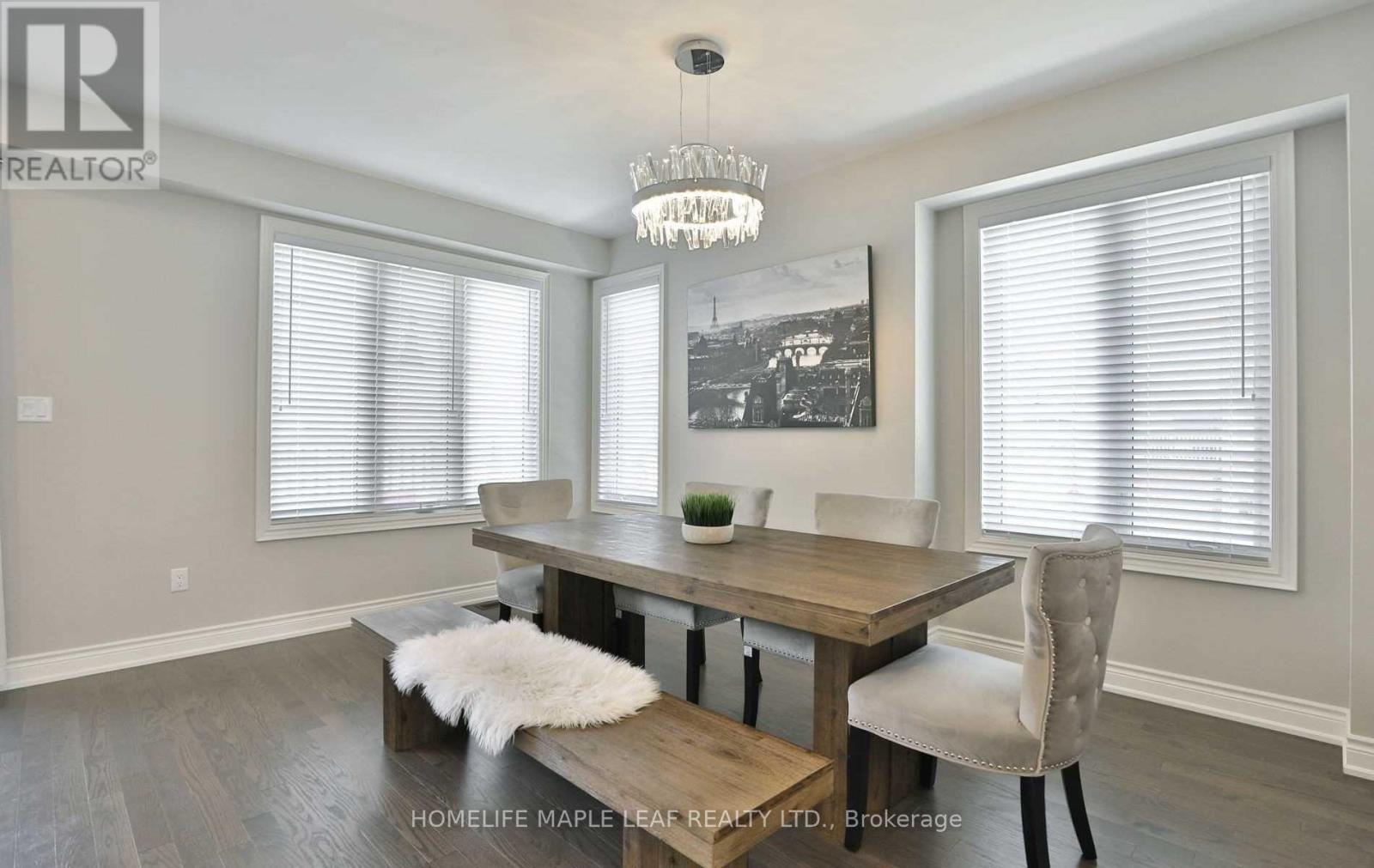 Photo 13 of 34 Brushwood Drive, Brampton ON