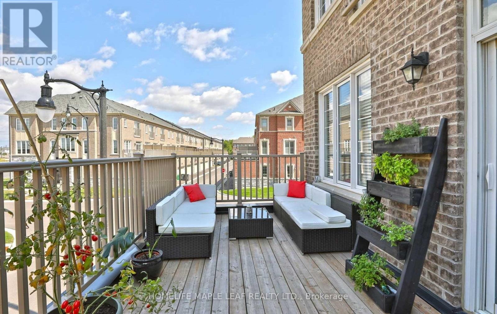 Photo 19 of 34 Brushwood Drive, Brampton ON