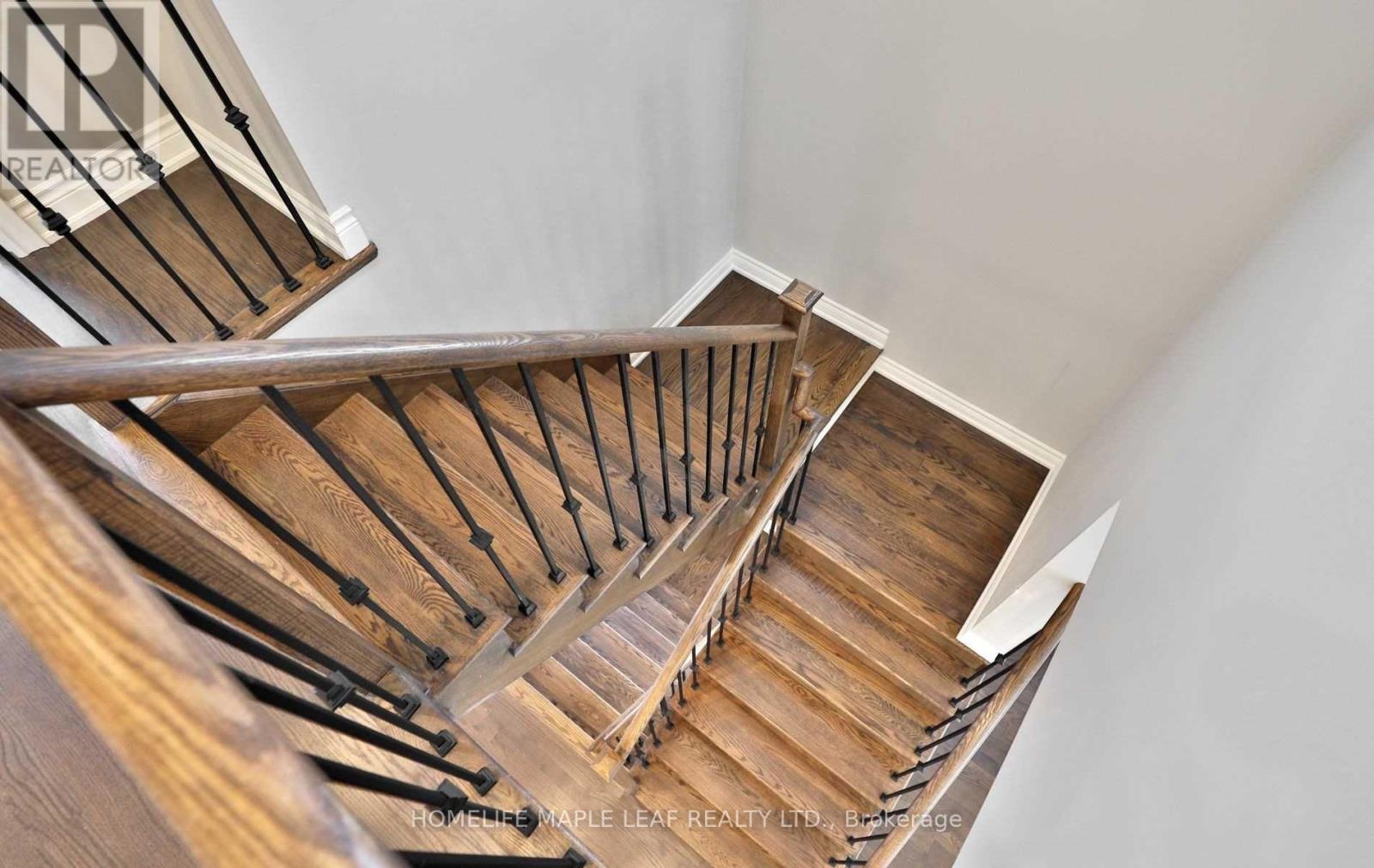 Photo 20 of 34 Brushwood Drive, Brampton ON