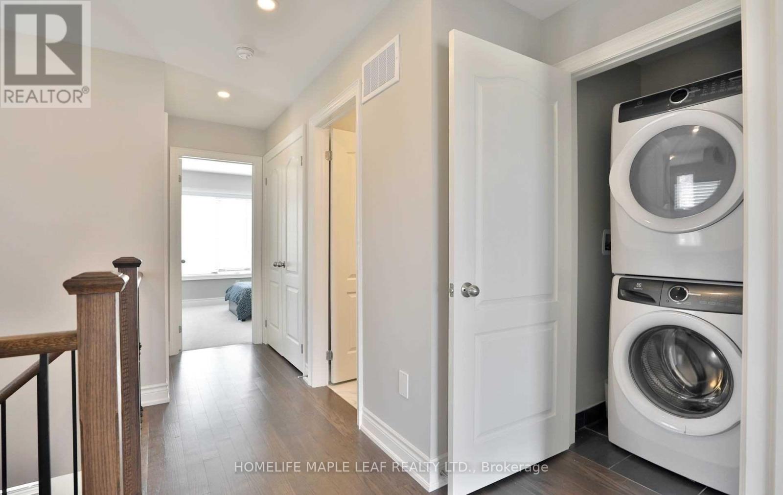 Photo 28 of 34 Brushwood Drive, Brampton ON