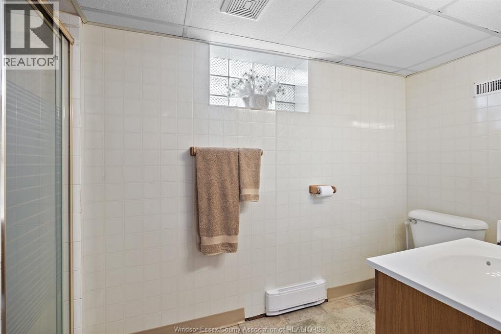 Photo 13 of 1543 Redwood Avenue, Windsor ON