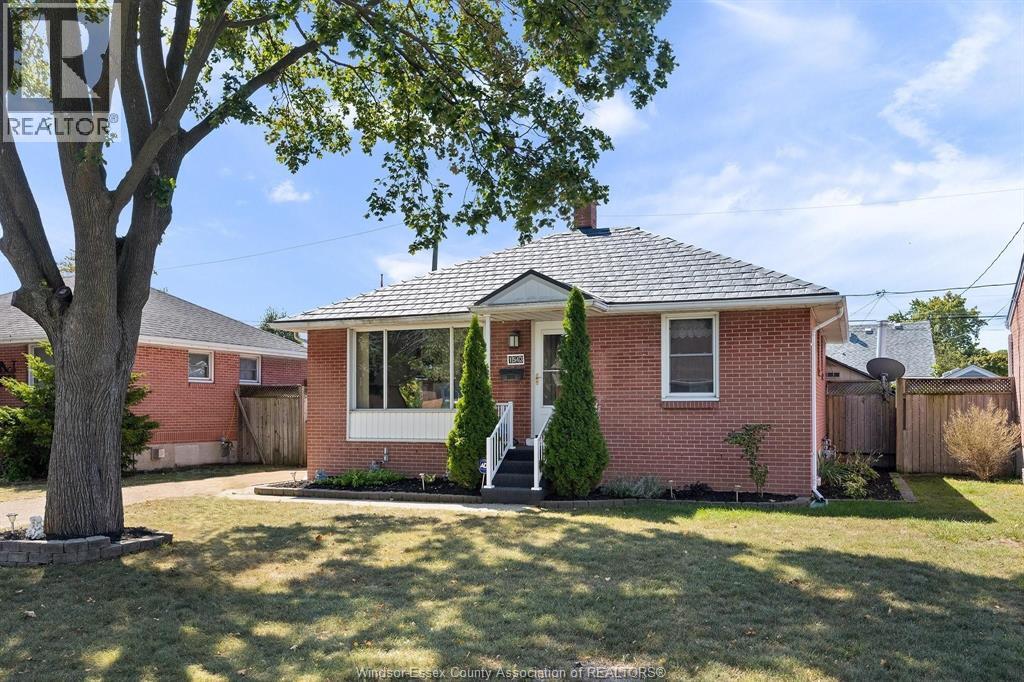 Photo 1 of 1543 Redwood Avenue, Windsor ON