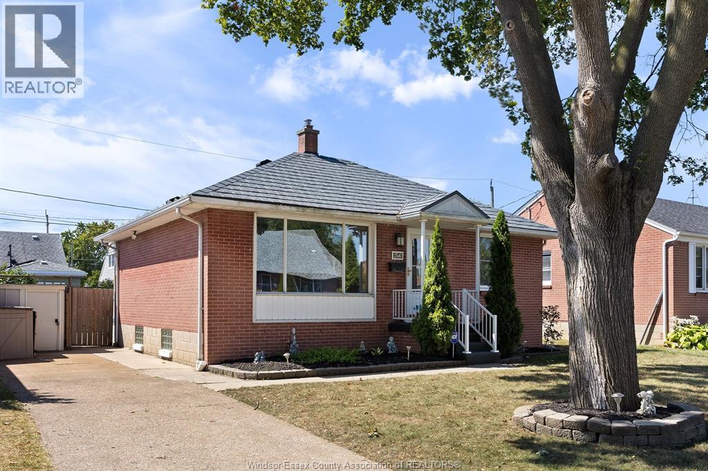 Photo 2 of 1543 Redwood Avenue, Windsor ON
