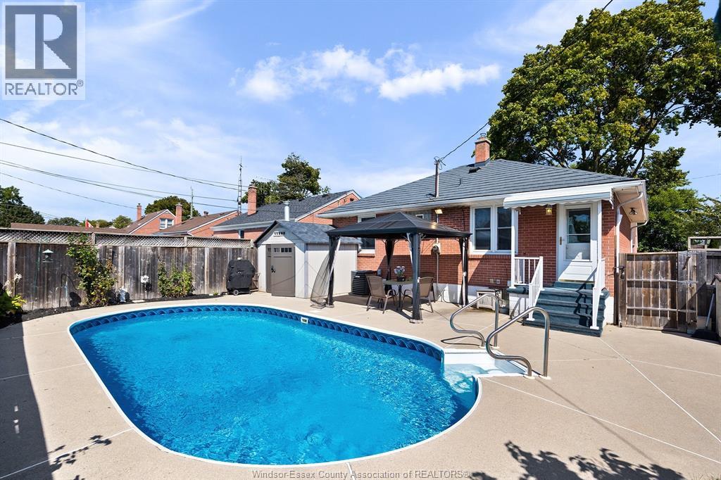 Photo 16 of 1543 Redwood Avenue, Windsor ON