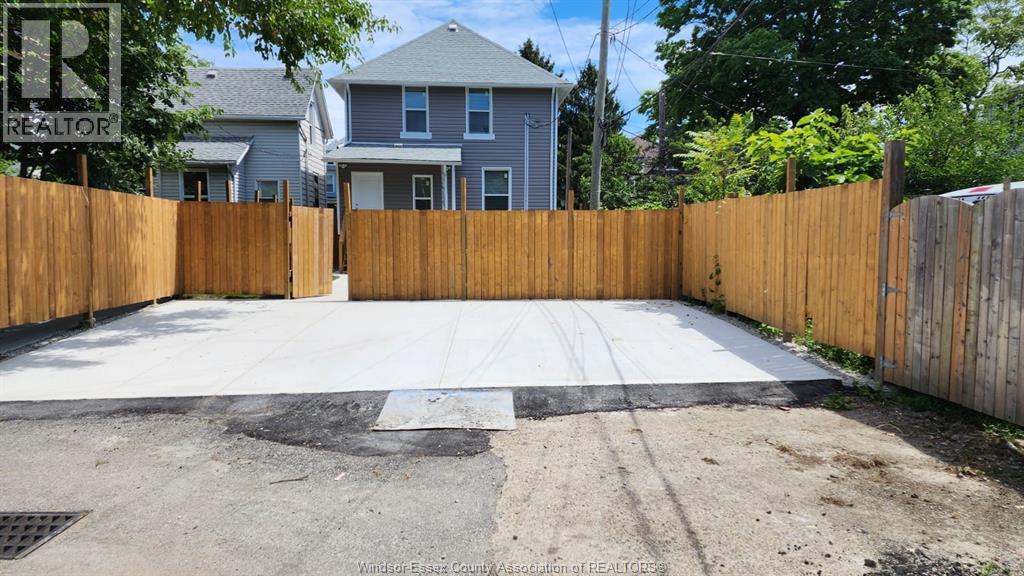 Photo 16 of 765 Dougall Unit Upper, Windsor ON