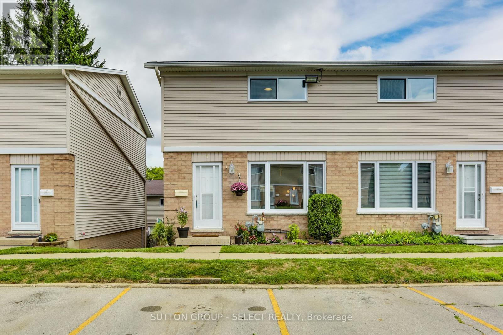 Photo 1 of 7 320 Westminster Avenue, London South ON