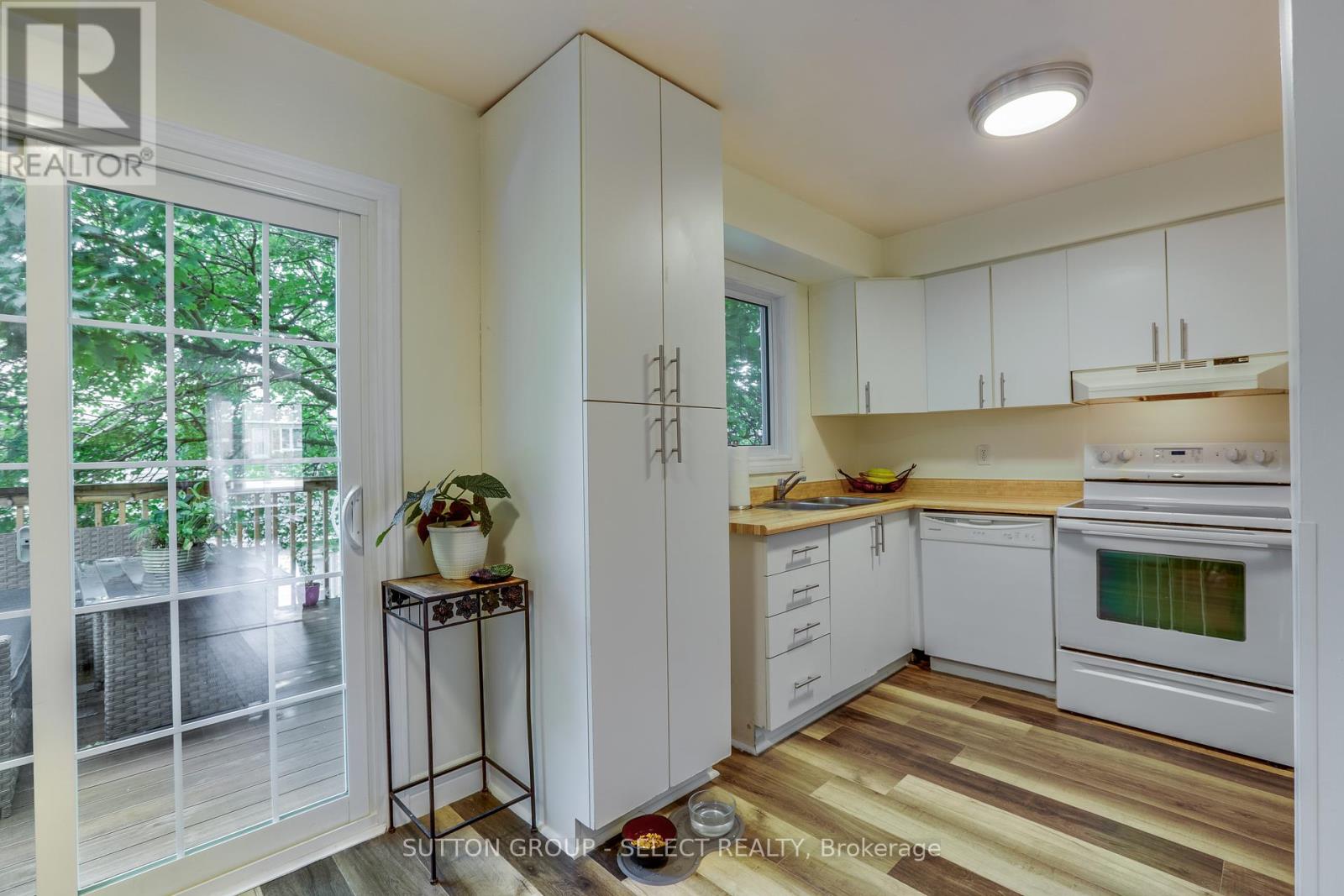 Photo 11 of 7 320 Westminster Avenue, London South ON