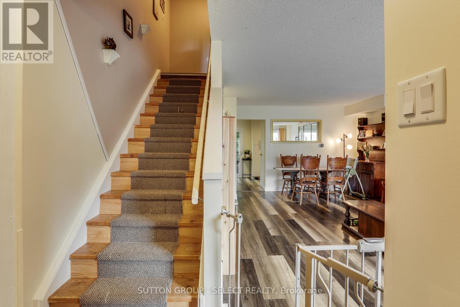 Photo 5 of 7 320 Westminster Avenue, London South ON