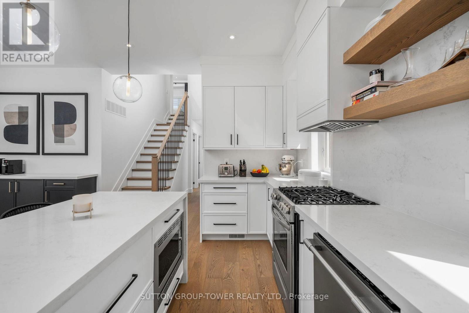Photo 10 of 560 Glen Park Avenue, Toronto ON