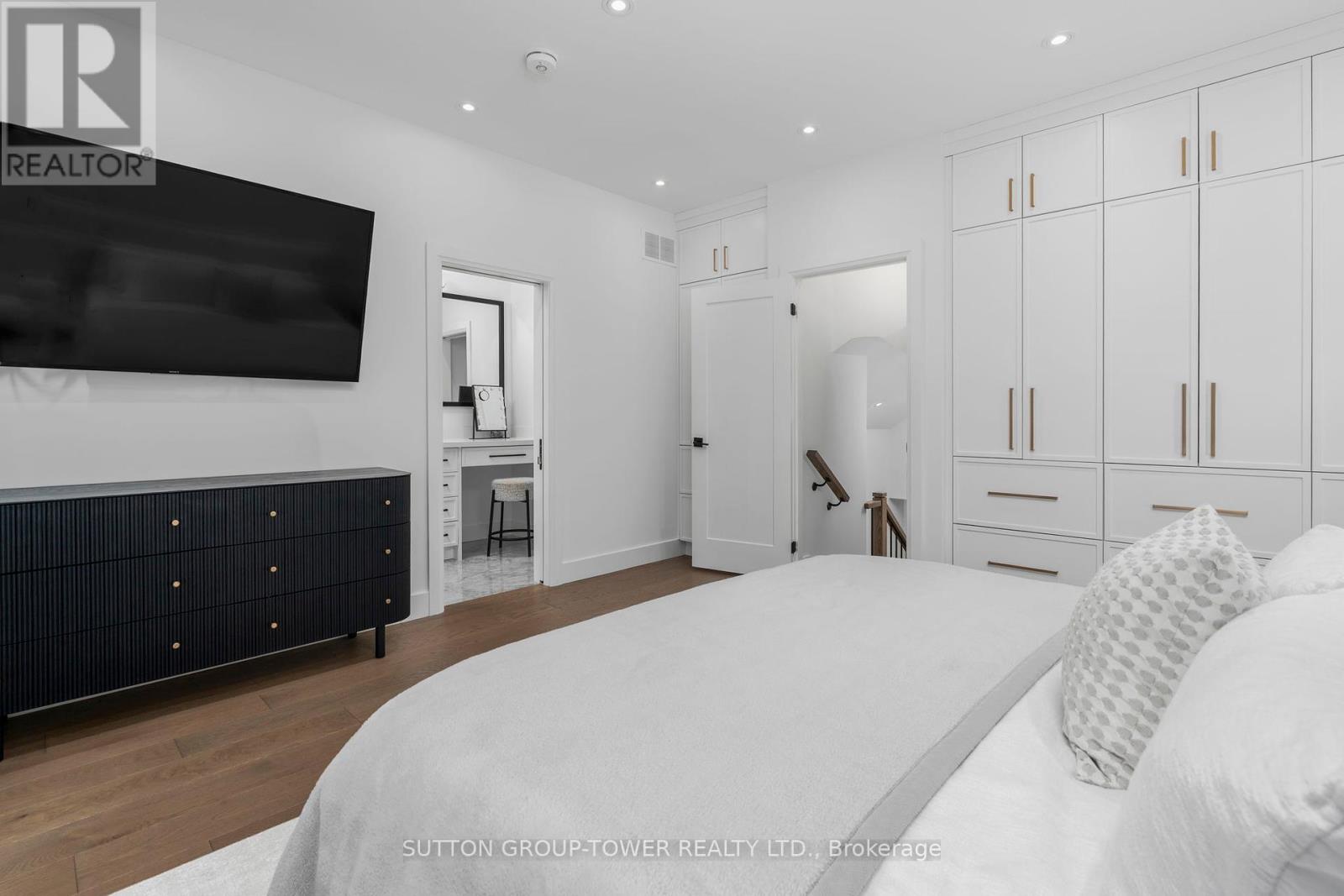 Photo 22 of 560 Glen Park Avenue, Toronto ON
