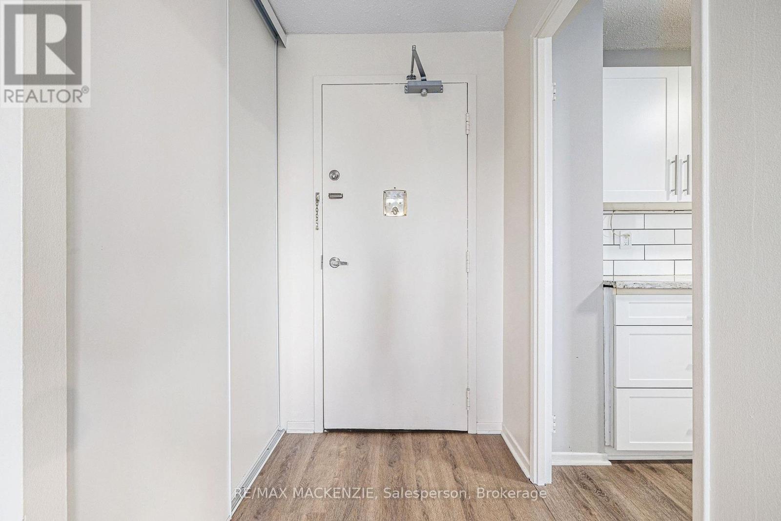 Photo 3 of 101 50 Emmerson Avenue, Ottawa ON