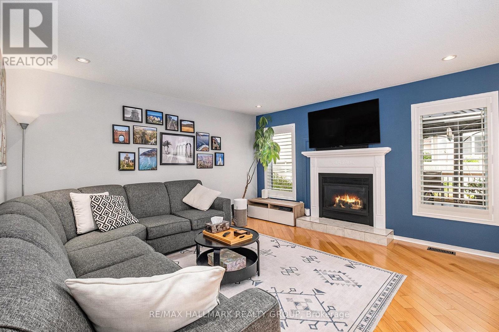 Photo 11 of 182 Willow Creek Circle, Ottawa ON