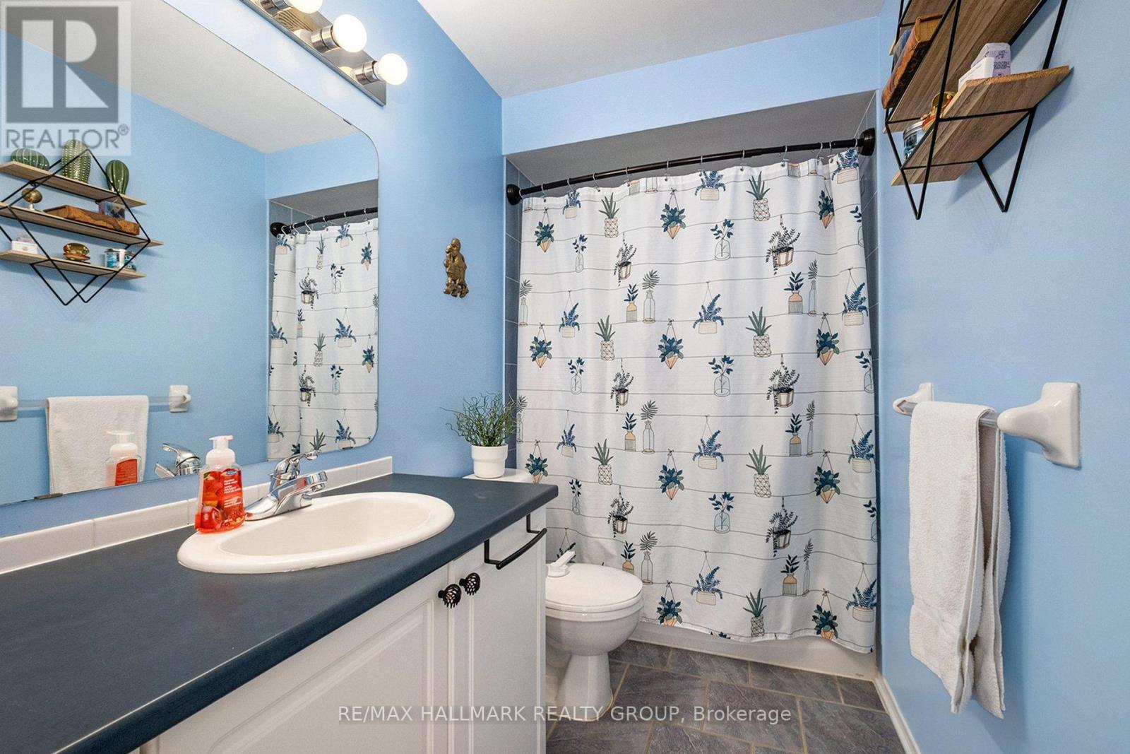 Photo 21 of 182 Willow Creek Circle, Ottawa ON